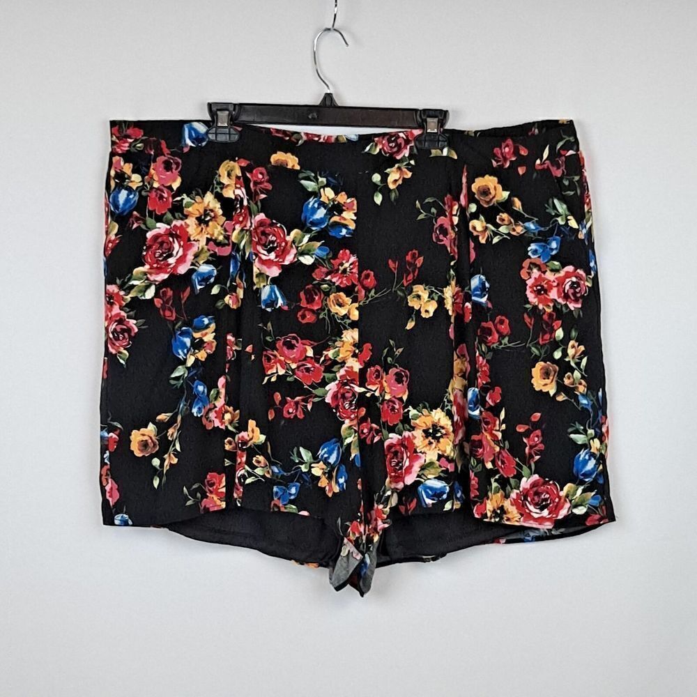 Torrid Ladies Shorts. NWOT